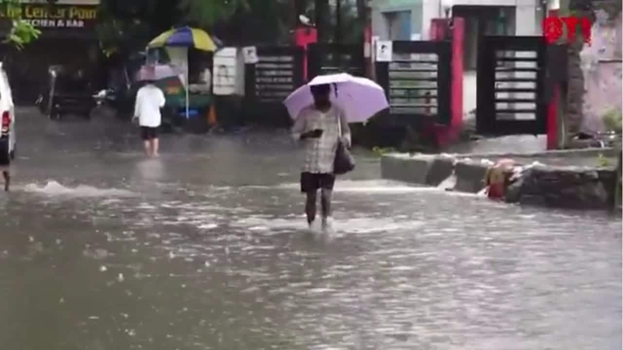 Extremely heavy rainfall likely in Mumbai, adjoining districts on Sunday; IMD issues 'red alert'